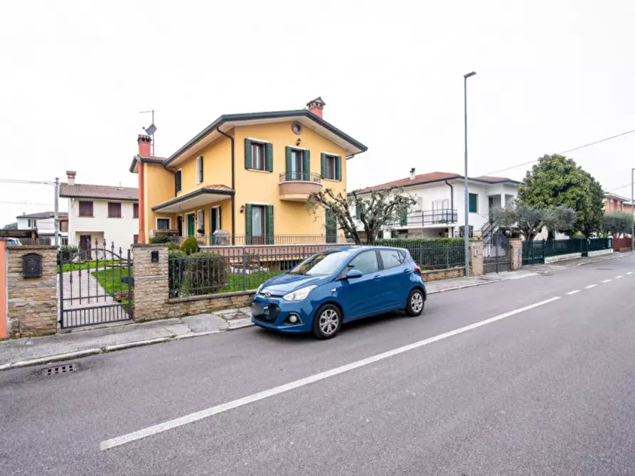 Immagine 4 di Casa indipendente in vendita  in Via Curiel a Selvazzano Dentro