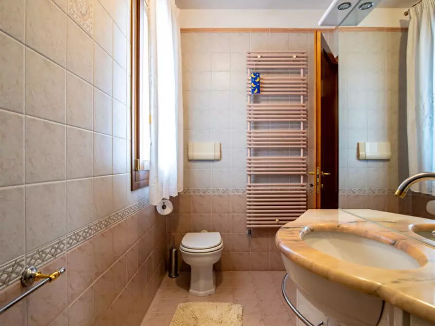 Immagine 13 di Casa indipendente in vendita  in Via Curiel a Selvazzano Dentro