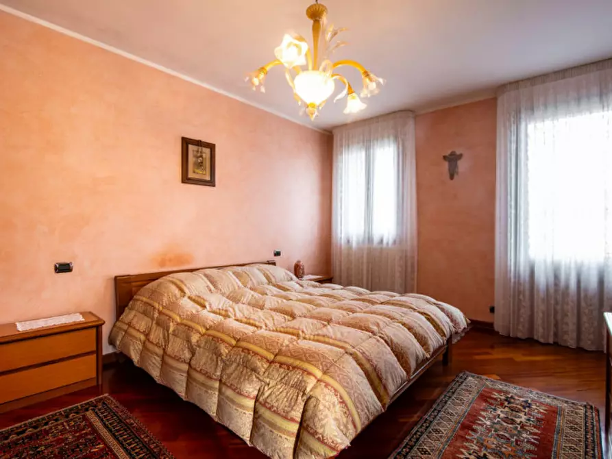 Immagine 15 di Casa indipendente in vendita  in Via Curiel a Selvazzano Dentro