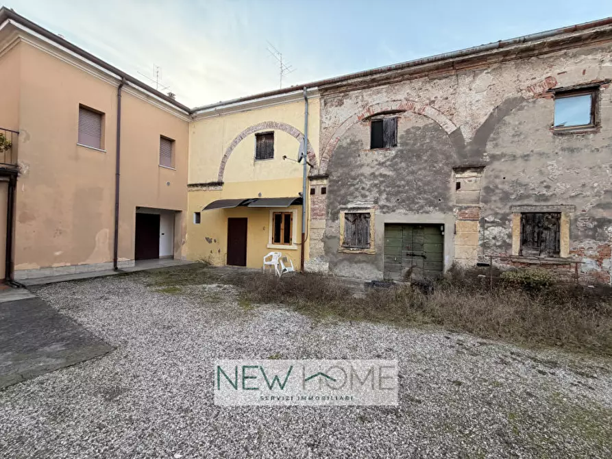 Immagine 6 di Appartamento in vendita  in via scuderlando 323 a Verona