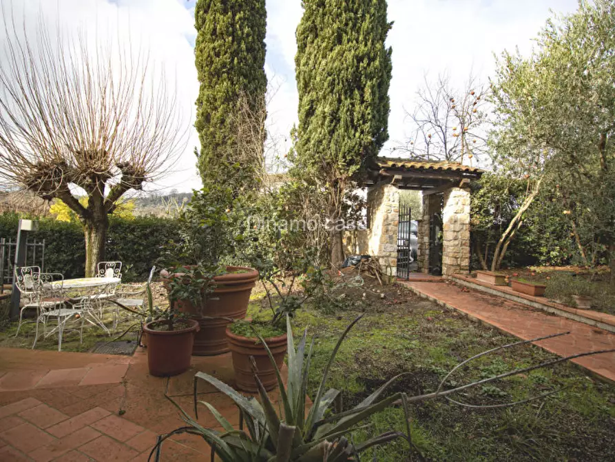 Immagine 24 di Villa in vendita  in Via Ugo Foscolo a Poggio A Caiano