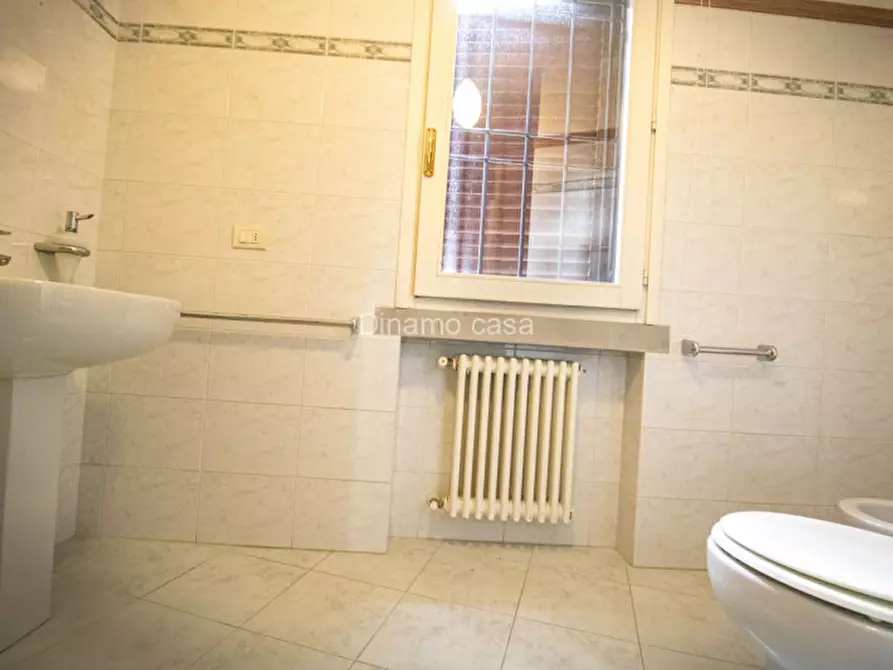 Immagine 28 di Villa in vendita  in Via Ugo Foscolo a Poggio A Caiano