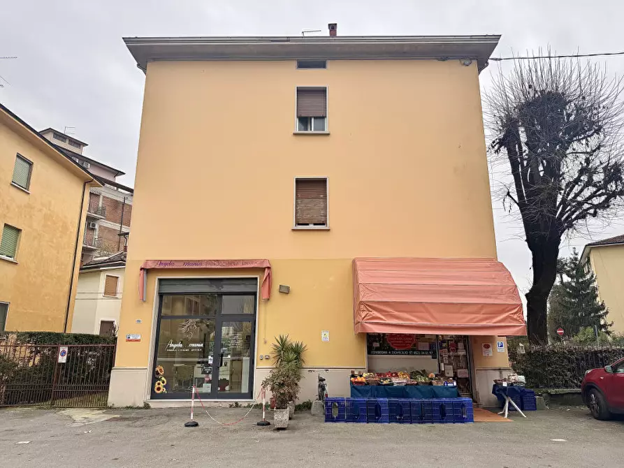 Immagine 1 di Negozio in vendita  in via Doninzetti 10 a Parma