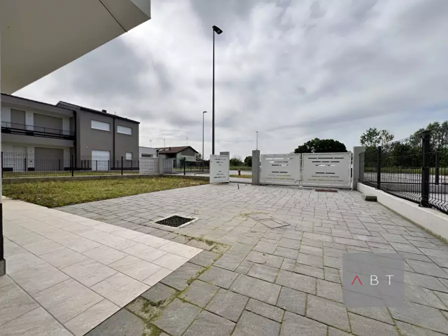 Immagine 12 di Casa bifamiliare in vendita  a Loreggia