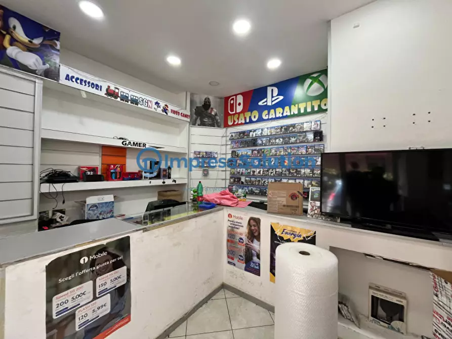Immagine 7 di Negozio in vendita  in Via Silvio Spaventa a Napoli