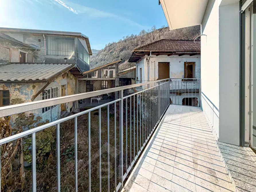 Immagine 9 di Appartamento in vendita  in via fucine 4 a Omegna