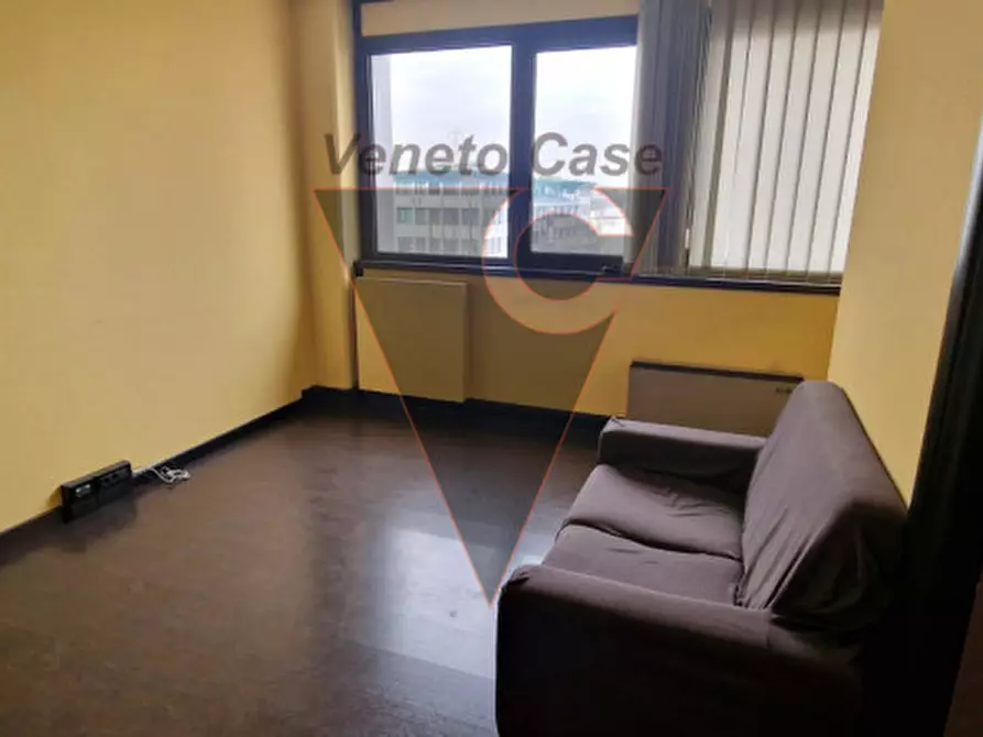 Immagine 2 di Ufficio in vendita  in Via lisbona 10 a Padova