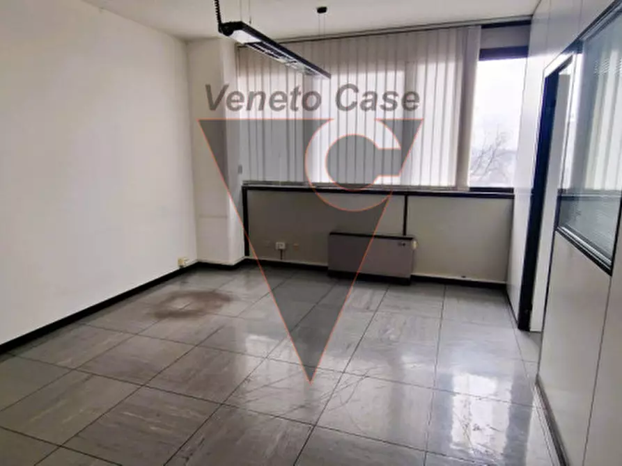 Immagine 4 di Ufficio in vendita  in Via lisbona 10 a Padova