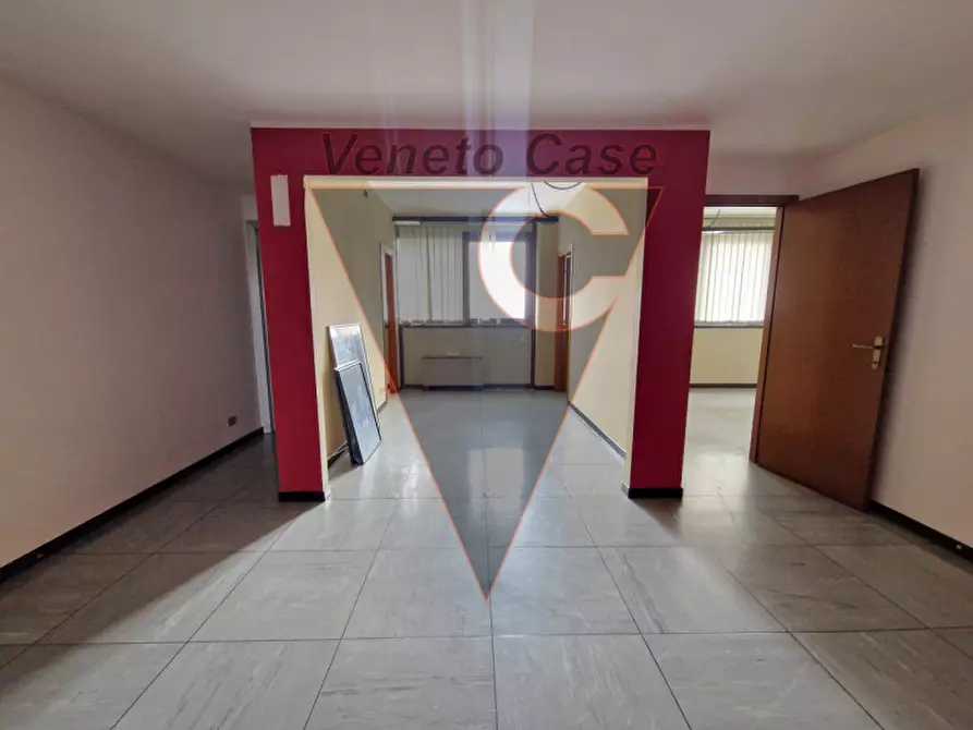 Immagine 11 di Ufficio in vendita  in Via lisbona 10 a Padova