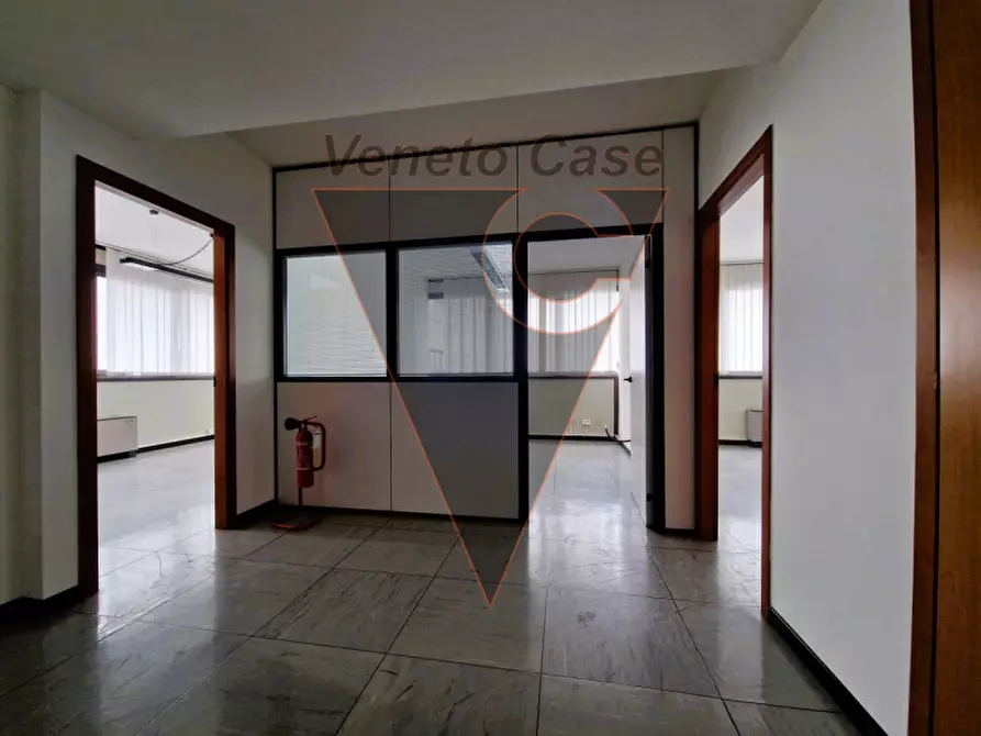 Immagine 11 di Ufficio in vendita  in Via lisbona 10 a Padova