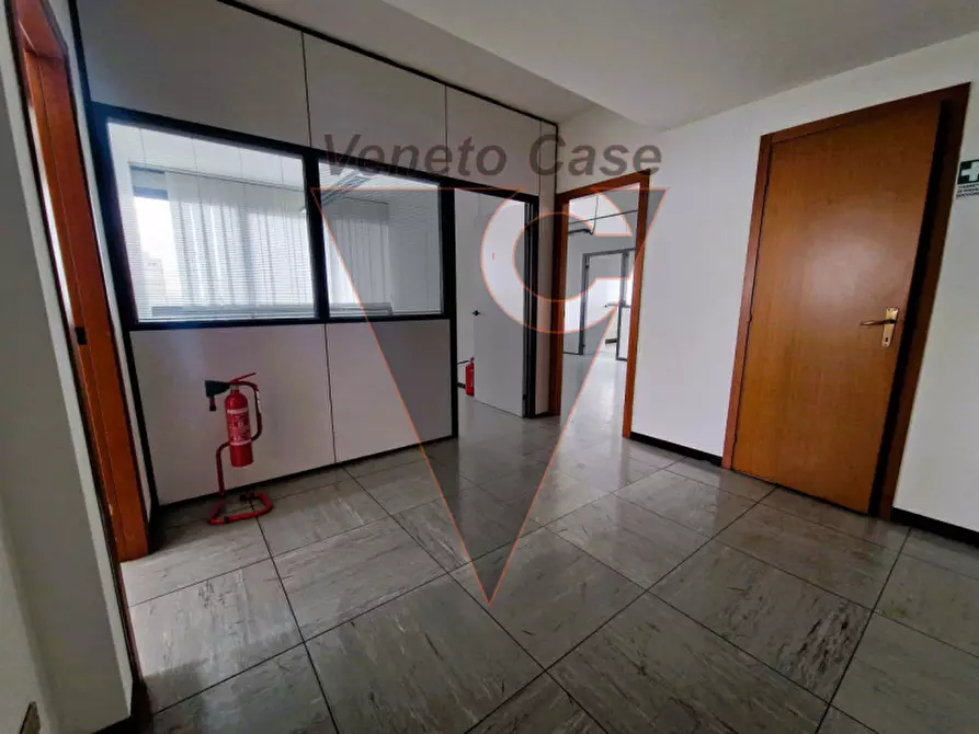Immagine 13 di Ufficio in vendita  in Via lisbona 10 a Padova