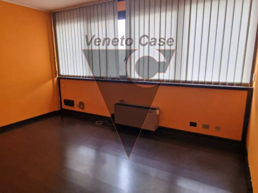 Immagine 15 di Ufficio in vendita  in Via lisbona 10 a Padova
