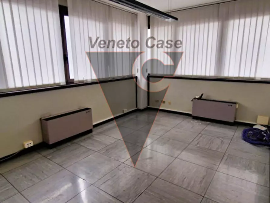 Immagine 17 di Ufficio in vendita  in Via lisbona 10 a Padova