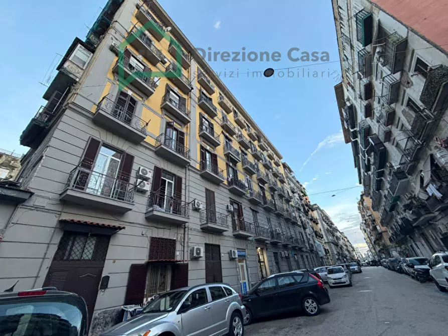 Immagine 3 di Appartamento in vendita  in ADIACENTE CORSO NOVARA a Napoli