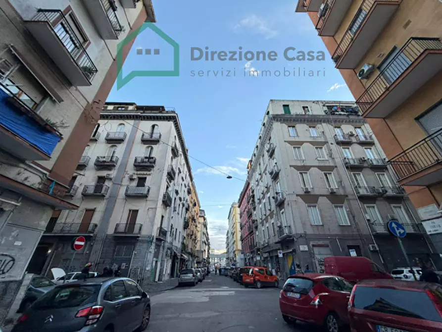 Immagine 5 di Appartamento in vendita  in ADIACENTE CORSO NOVARA a Napoli