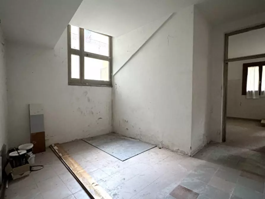 Immagine 4 di Laboratorio in affitto  in Via Guglielmo Marconi a Colceresa