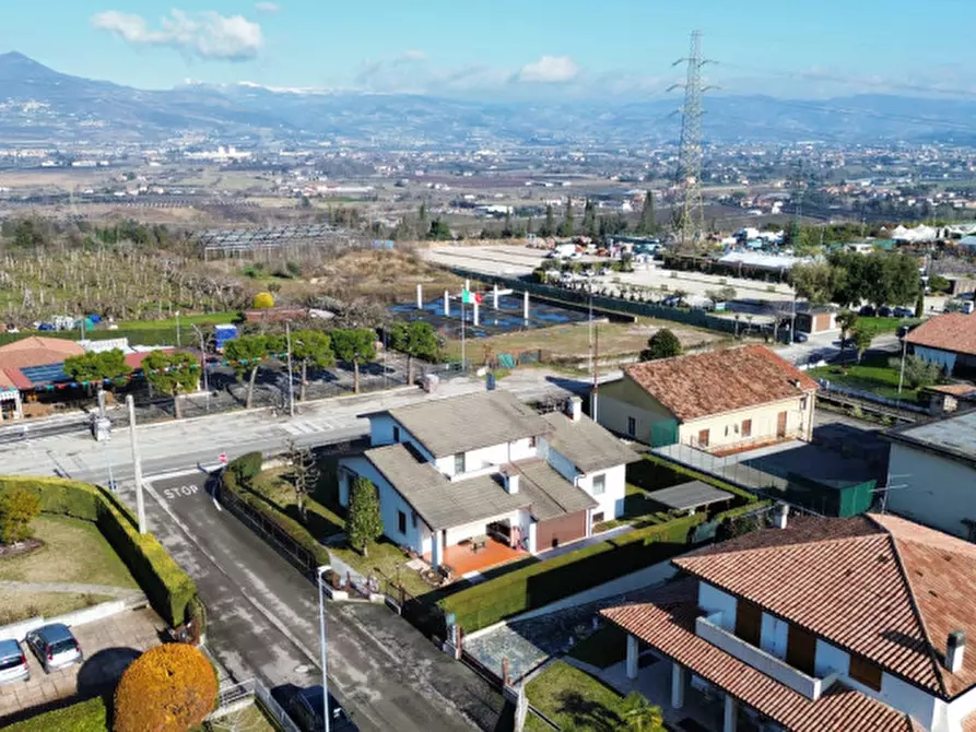 Immagine 3 di Villa in vendita  in Via Magenta 1 a Bussolengo