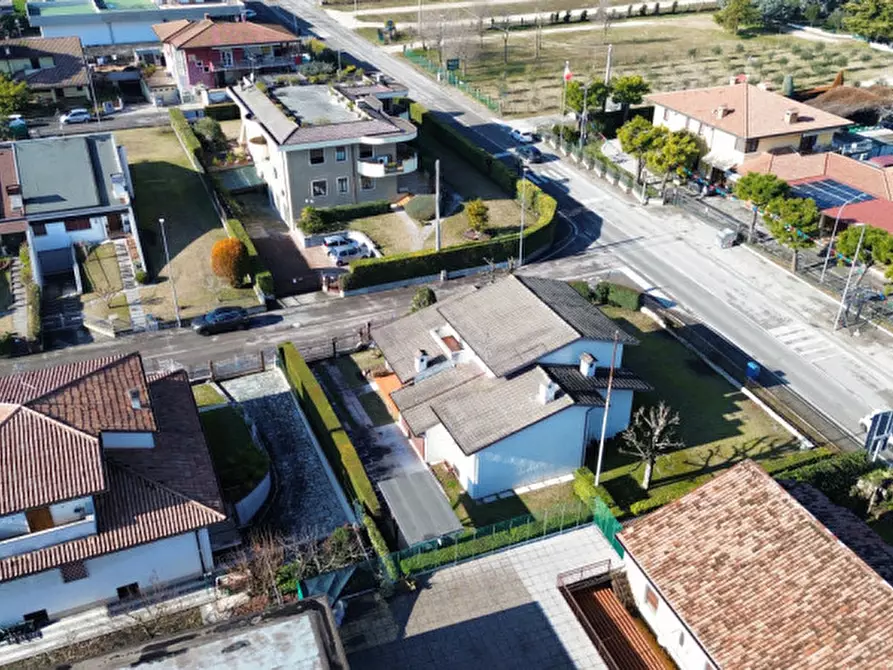 Immagine 6 di Villa in vendita  in Via Magenta 1 a Bussolengo