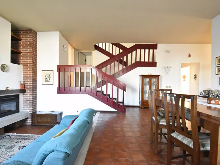 Immagine 15 di Villa in vendita  in Via Magenta 1 a Bussolengo