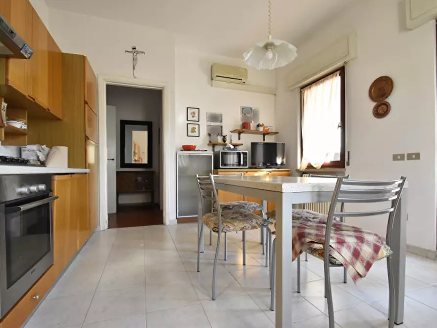 Immagine 18 di Villa in vendita  in Via Magenta 1 a Bussolengo