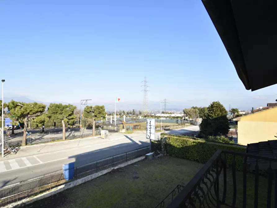 Immagine 33 di Villa in vendita  in Via Magenta 1 a Bussolengo