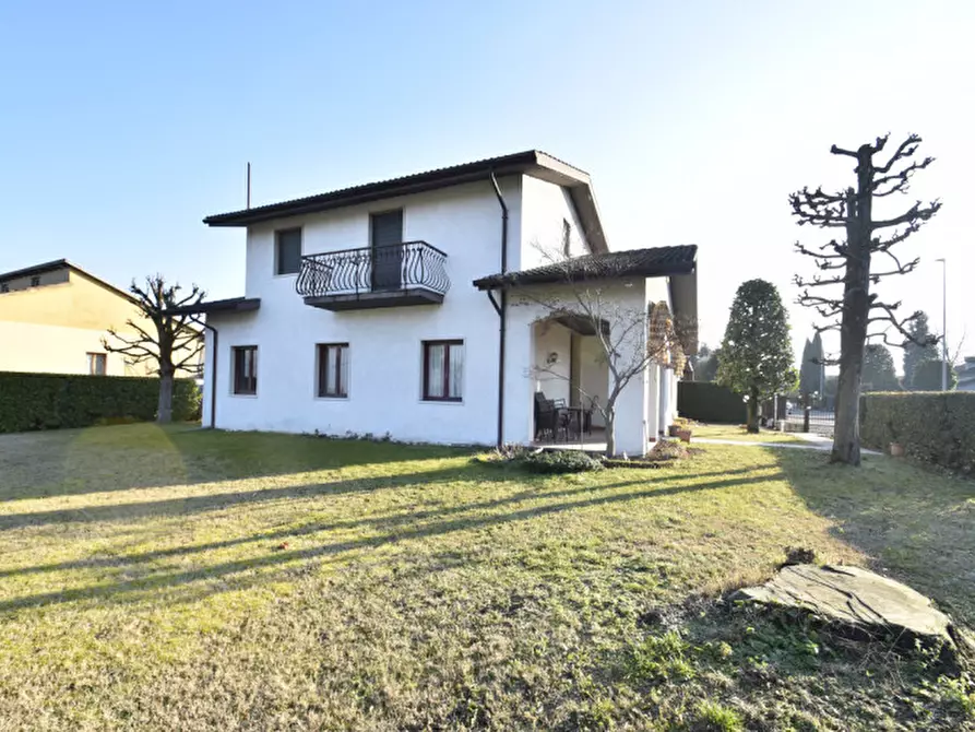 Immagine 38 di Villa in vendita  in Via Magenta 1 a Bussolengo