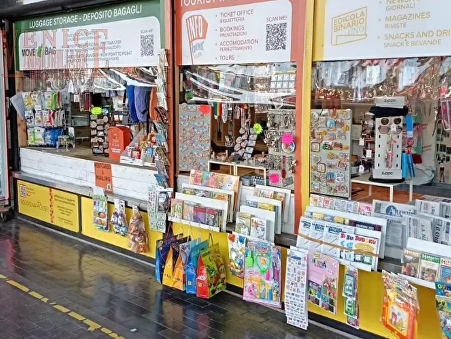 Immagine 1 di Attività commerciale in vendita  a Venezia