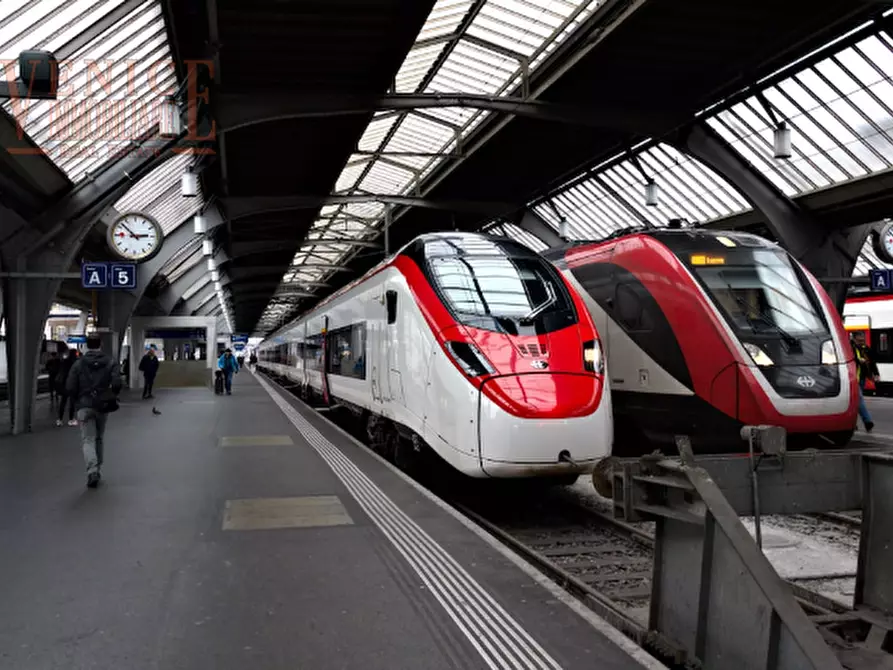 Immagine 3 di Attività commerciale in vendita  a Venezia