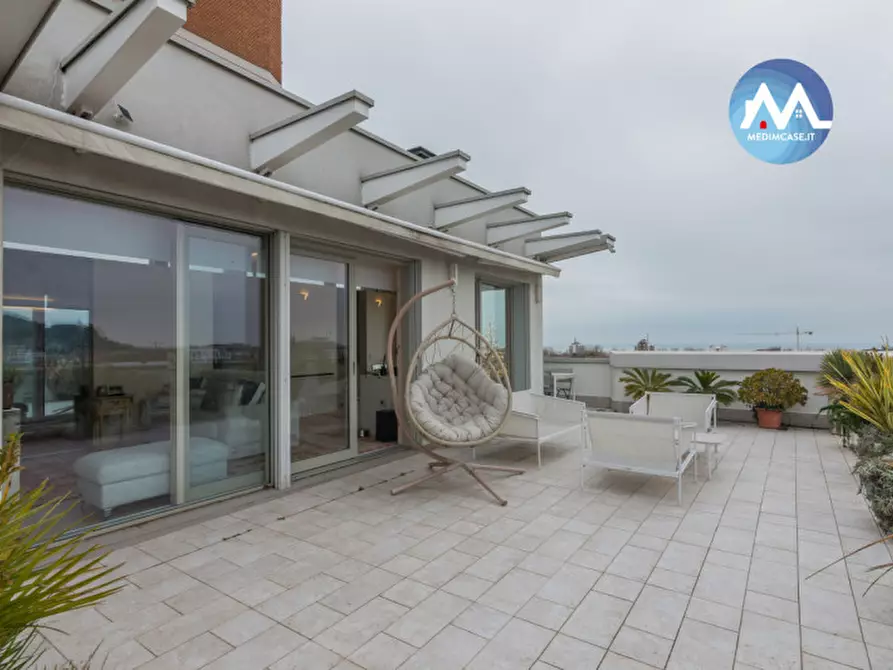 Immagine 1 di Appartamento in vendita  in via postumo a Pesaro