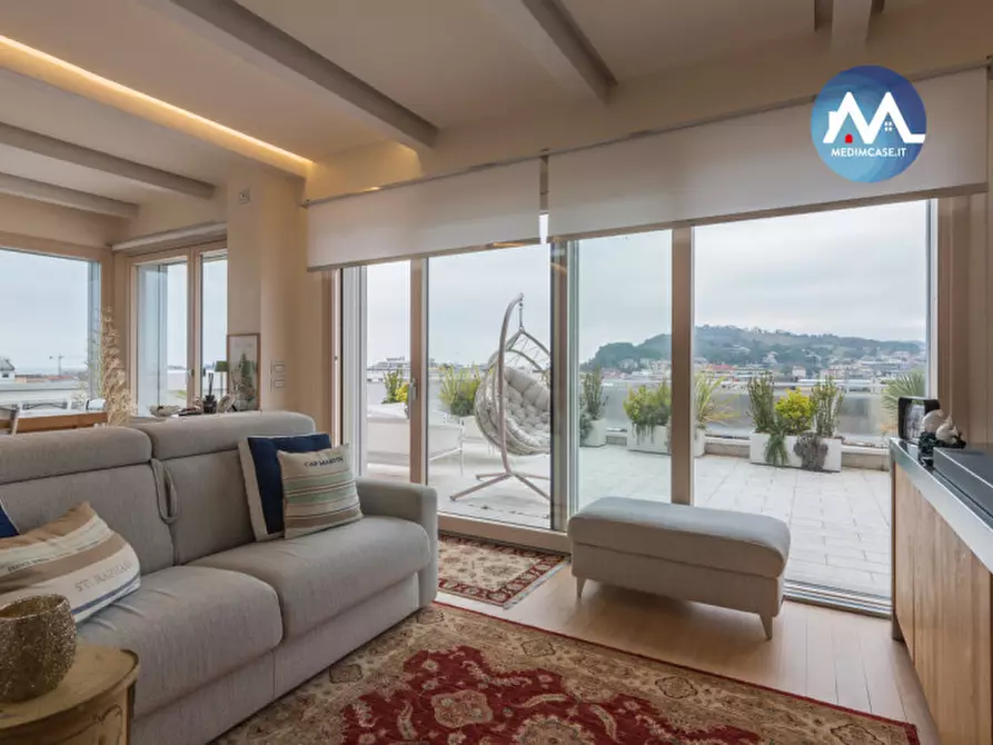 Immagine 2 di Appartamento in vendita  in via postumo a Pesaro