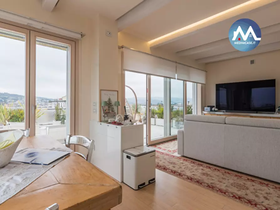 Immagine 3 di Appartamento in vendita  in via postumo a Pesaro