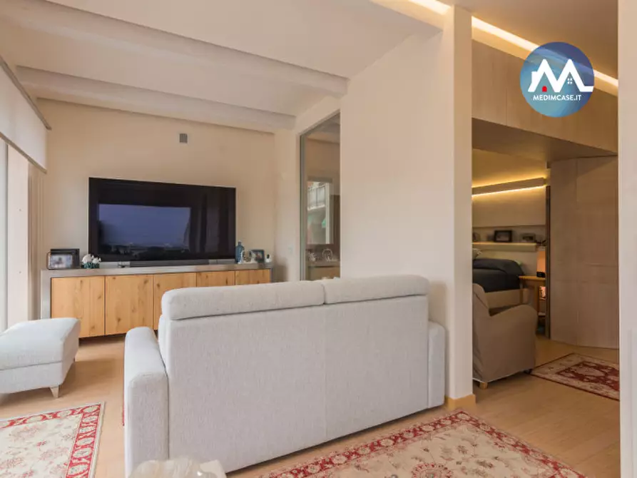 Immagine 9 di Appartamento in vendita  in via postumo a Pesaro