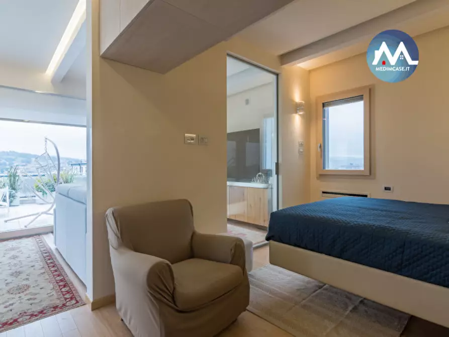 Immagine 12 di Appartamento in vendita  in via postumo a Pesaro