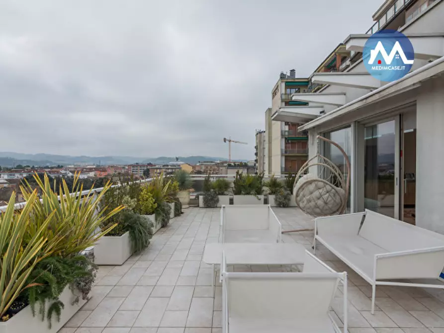 Immagine 17 di Appartamento in vendita  in via postumo a Pesaro