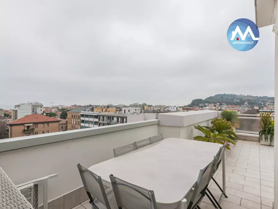 Immagine 18 di Appartamento in vendita  in via postumo a Pesaro