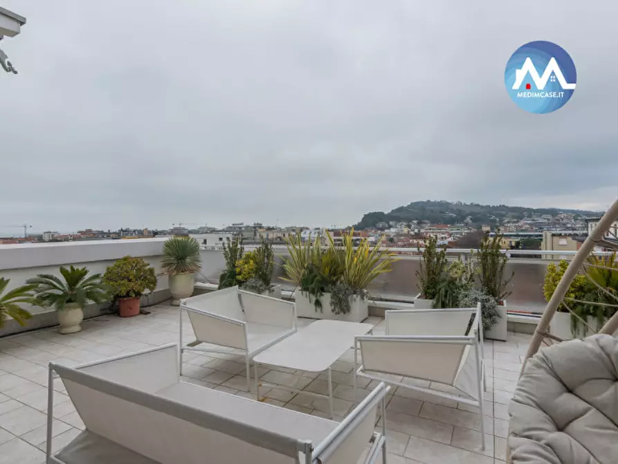 Immagine 20 di Appartamento in vendita  in via postumo a Pesaro