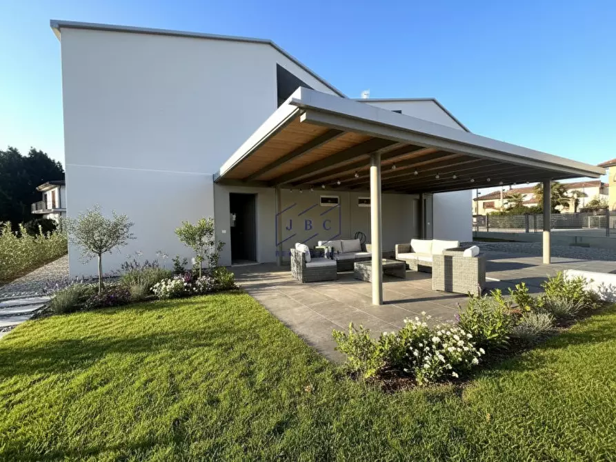 Immagine 4 di Casa bifamiliare in vendita  in Via Roma a Cessalto