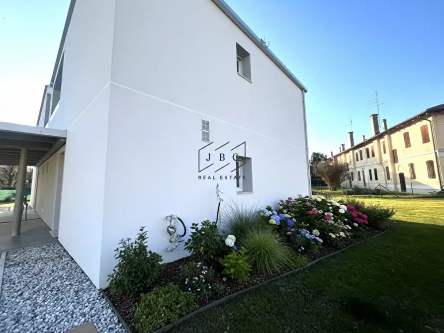 Immagine 5 di Casa bifamiliare in vendita  in Via Roma a Cessalto