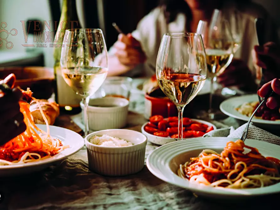 Immagine 3 di Attività commerciale in vendita  a Noale