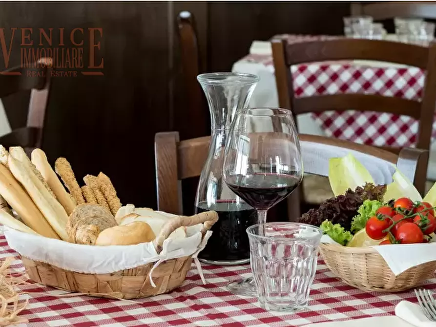 Immagine 5 di Attività commerciale in vendita  a Noale