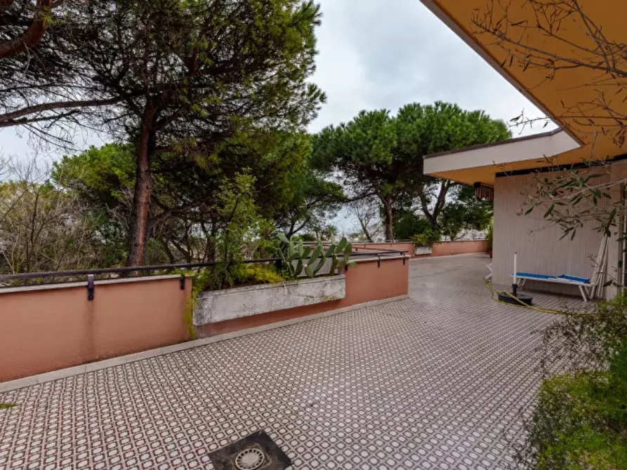 Immagine 7 di Appartamento in vendita  in Viale della Riviera a Pescara