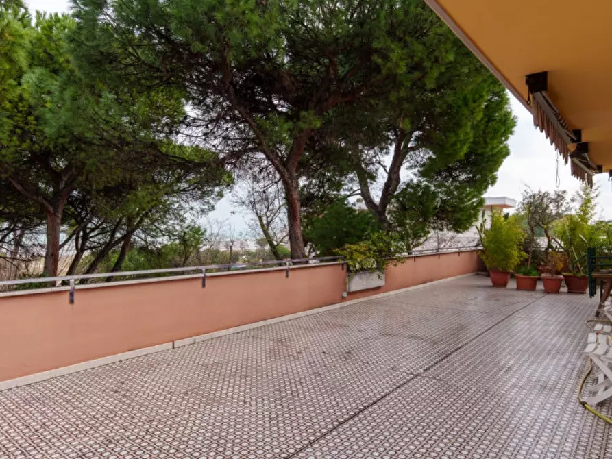 Immagine 10 di Appartamento in vendita  in Viale della Riviera a Pescara