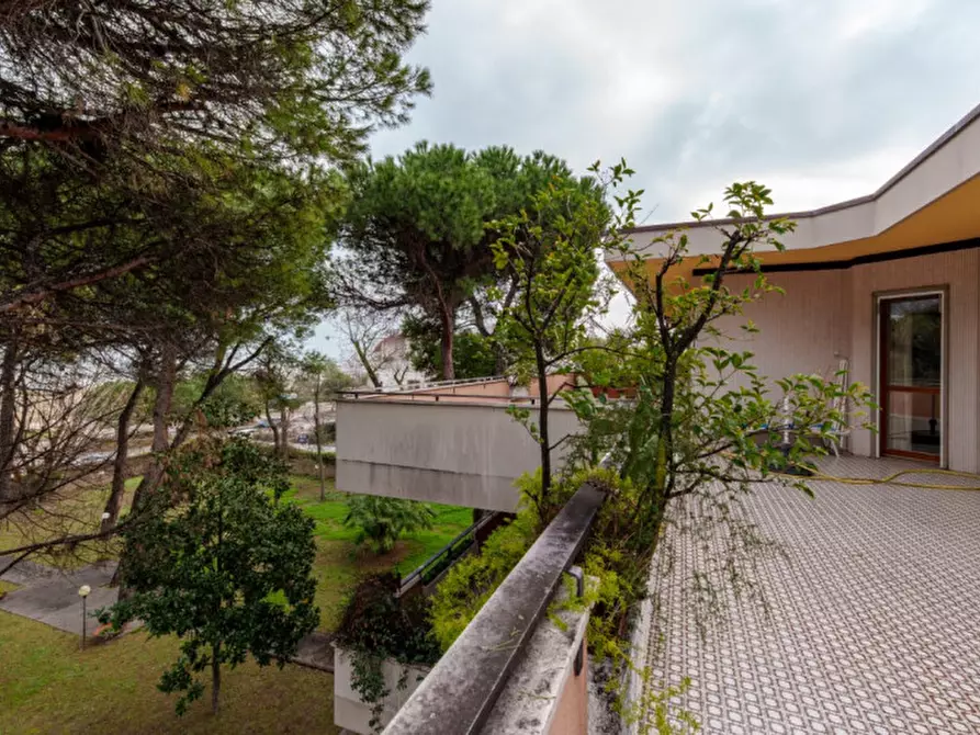 Immagine 12 di Appartamento in vendita  in Viale della Riviera a Pescara