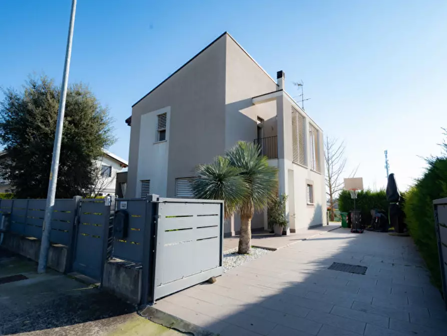 Immagine 15 di Villa in vendita  a Angiari