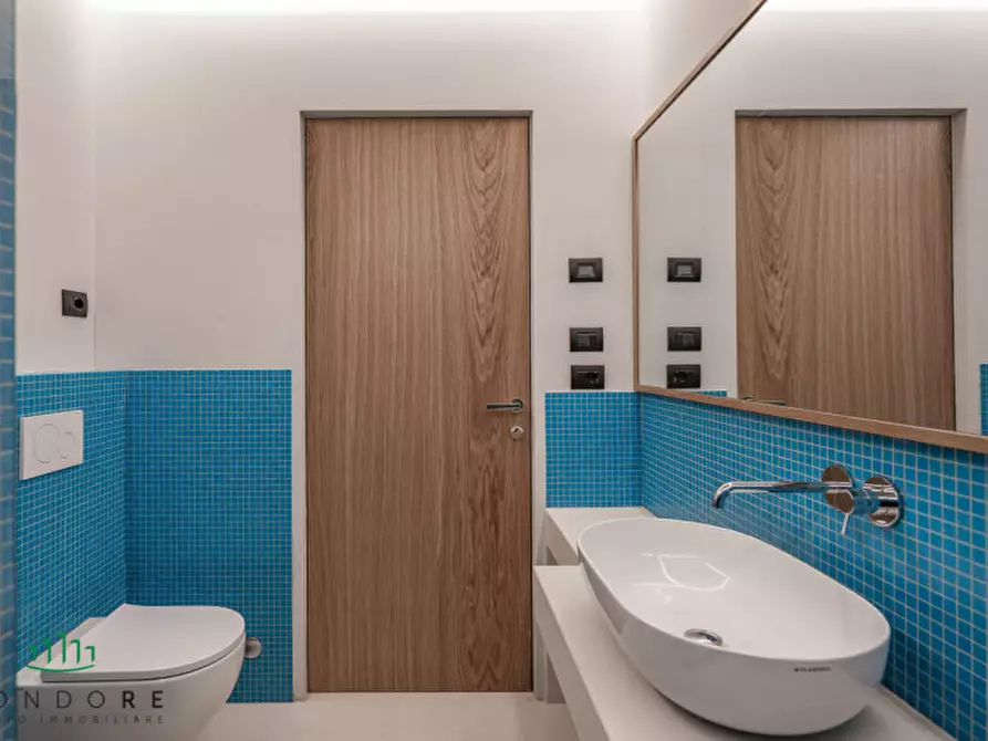 Immagine 15 di Appartamento in vendita  in via Pescherie Vecchie a Bologna