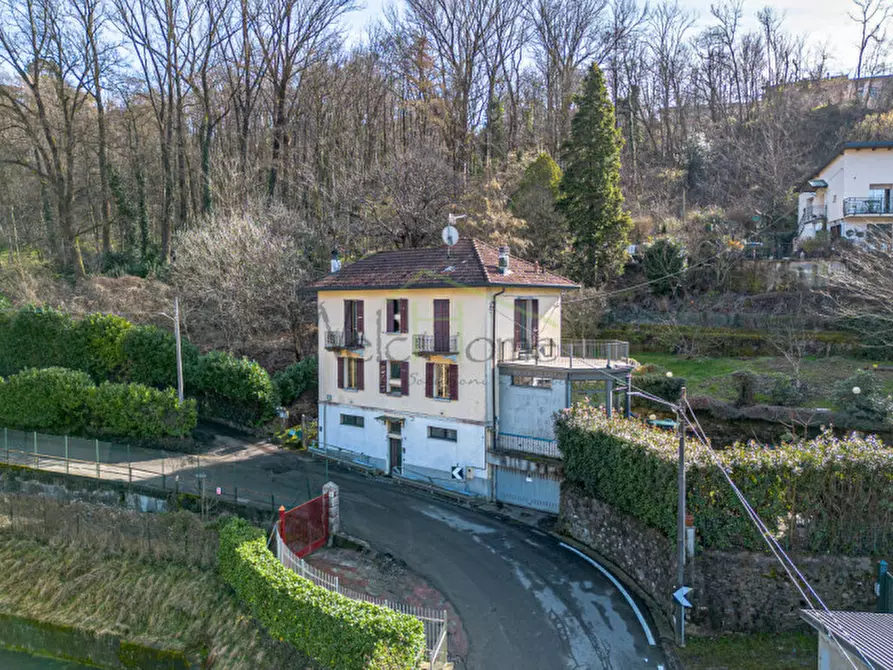 Immagine 12 di Villa in vendita  a Como