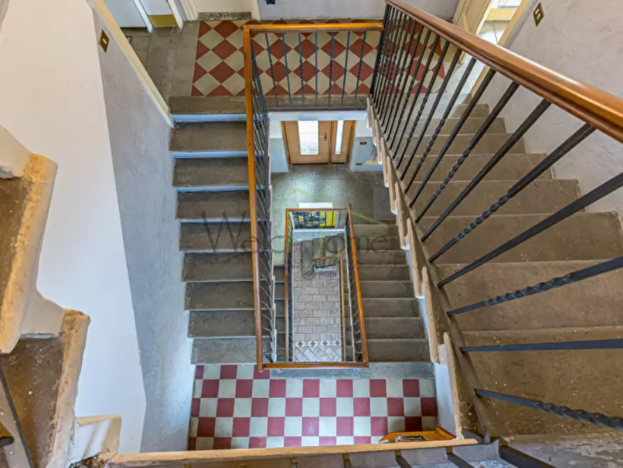 Immagine 21 di Villa in vendita  a Como