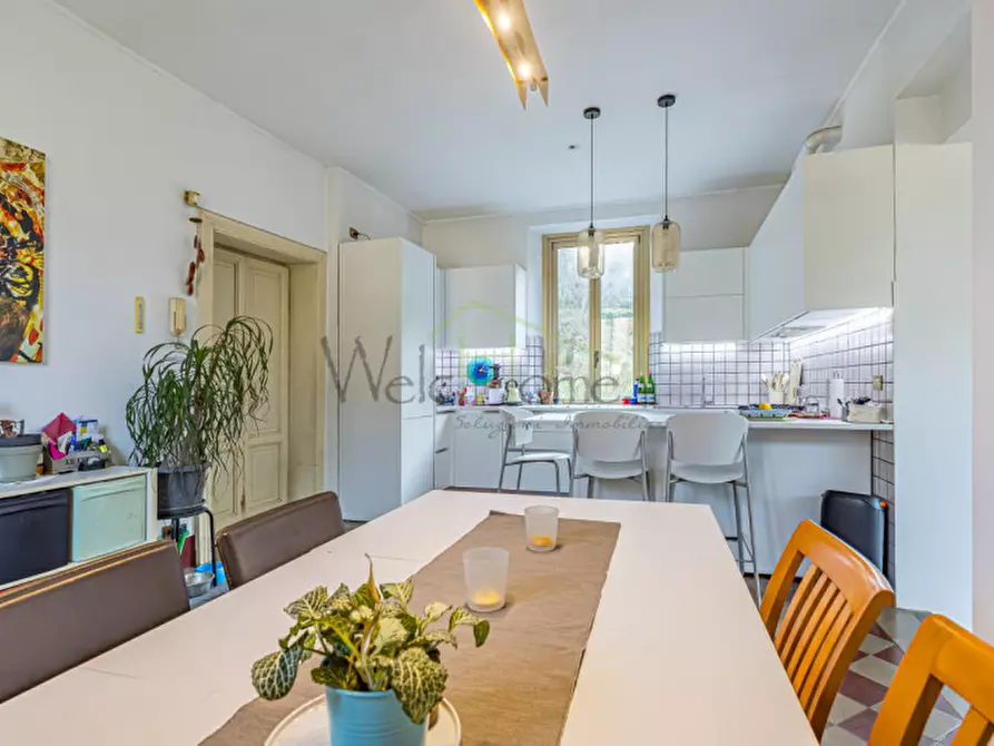 Immagine 24 di Villa in vendita  a Como