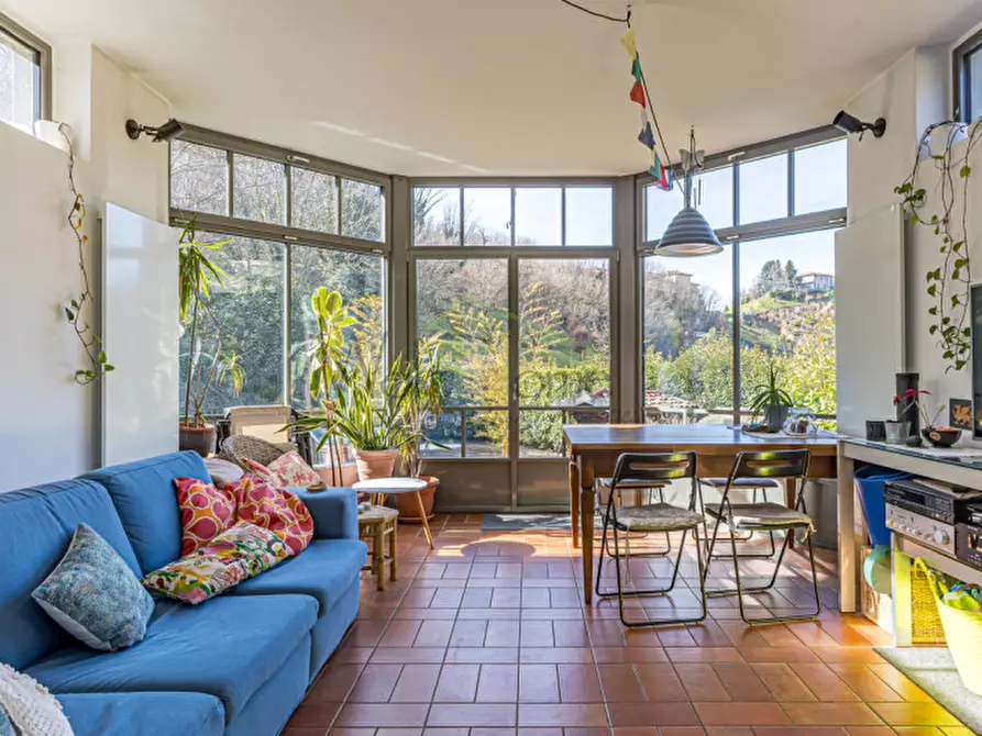 Immagine 26 di Villa in vendita  a Como