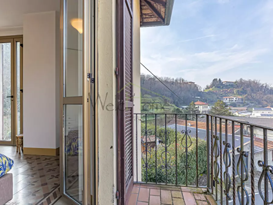 Immagine 34 di Villa in vendita  a Como